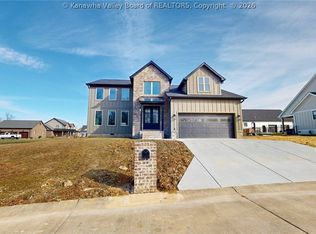 27 Waterside Cir, Ona, WV 25545