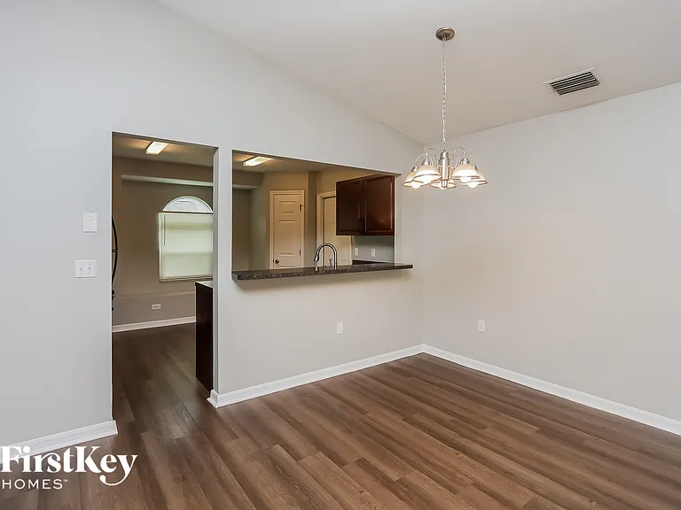 1703 Hulett Dr — Photo 4