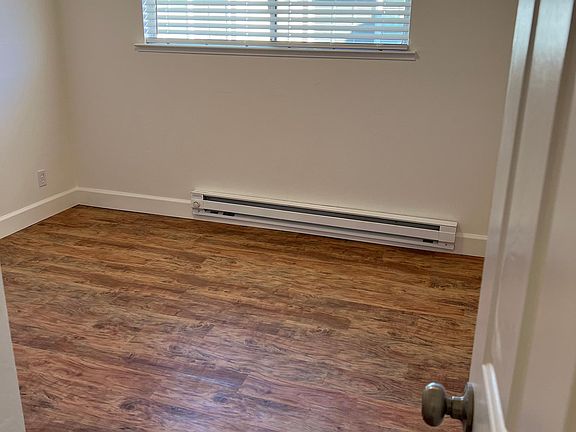 4th image of 1594 Albatross Dr