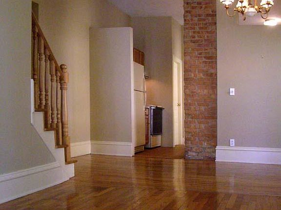 3rd image of 626 W Ionia St