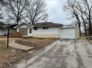 6940 Frostview Ln, Hazelwood, MO