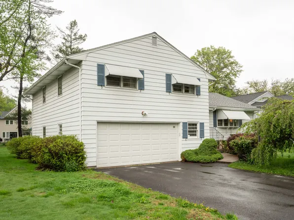 33 Stoneham Drive, West Hartford, CT 06117
