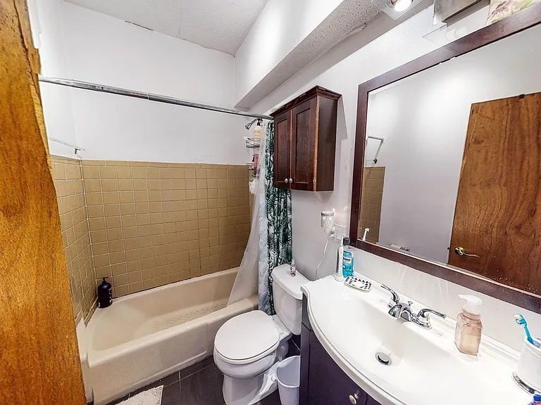 924 State St #1 — Photo 8