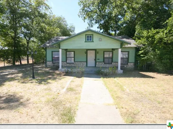 406 E 5th St, Lampasas, TX 76550
