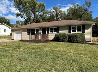 7607 Grandview Ln, Overland Park, KS 66204