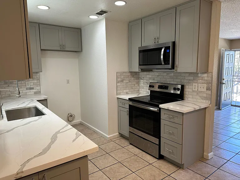 109 Luna Grande Cir #58 — Photo 3