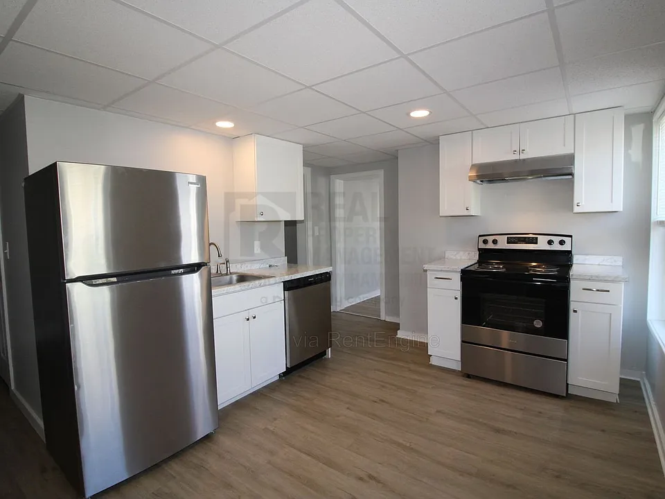 61 3rd St #201
