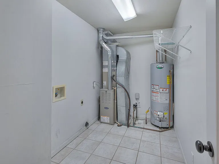 3907 Balmoral Dr — Photo 21