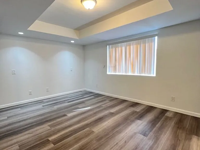 176 S Virgil Ave — Photo 14