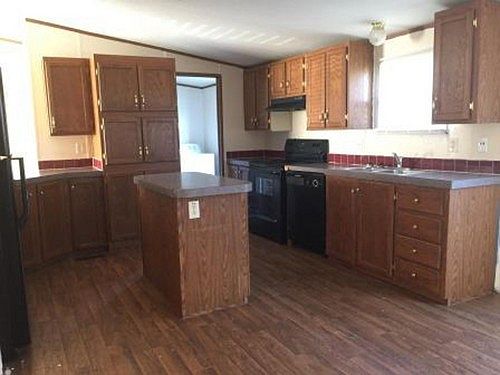 2nd image of 5007 Woodlake Trl