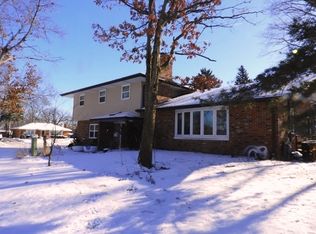 408 N McAree Rd, Waukegan, IL 60085