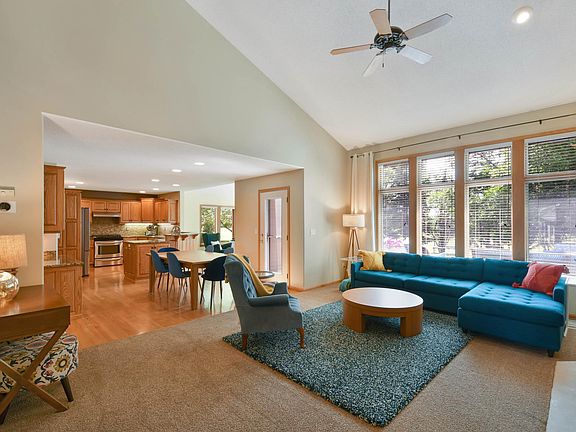 5th image of 309 43rd Ave S
