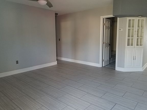 4th image of 230 Wood St