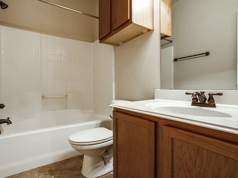 3125 Waits 103 Bathroom 3