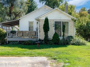 2874 E Ashby Rd, Midland, MI 48640