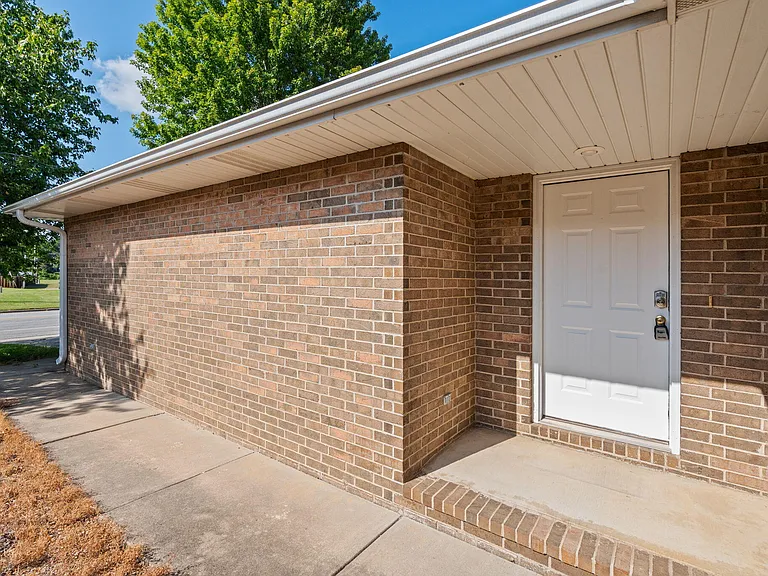 1278 W Butterfield Dr — Photo 3
