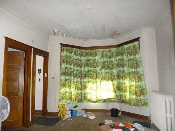 2nd image of 9324 S Cregier Ave