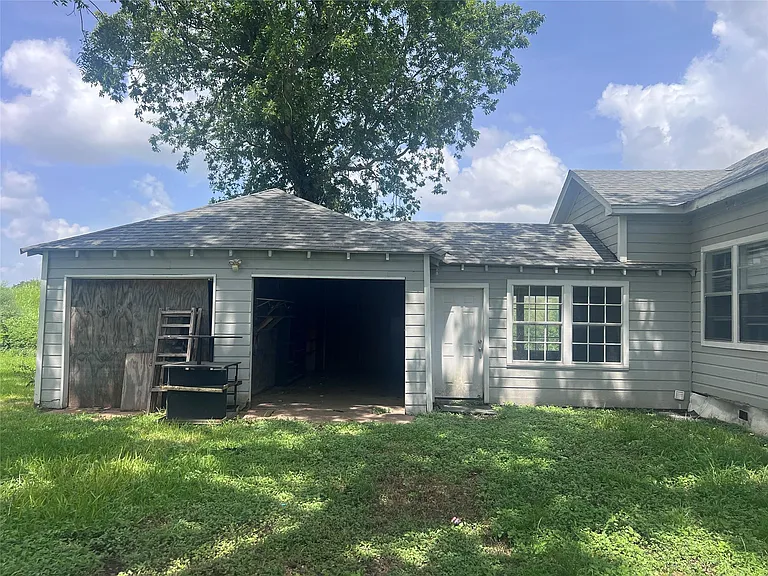 709 S Harrison Ln — Photo 14