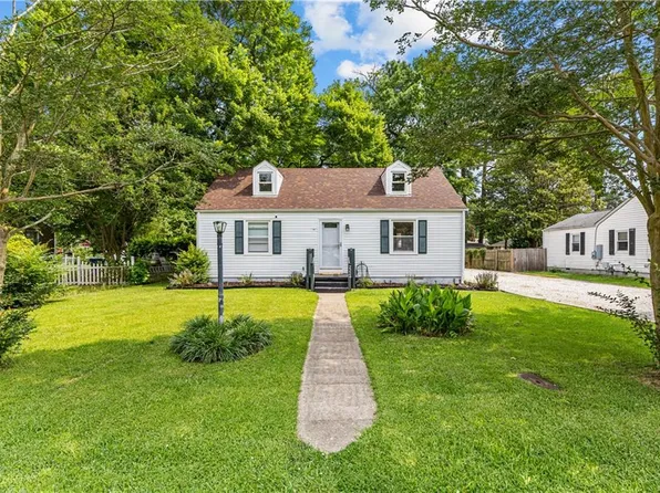 2224 Wildwood Rd, Chesapeake, VA 23323