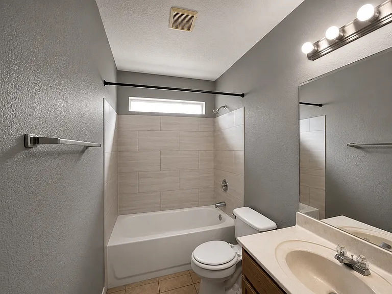 2907 Cantabrian Dr #B — Photo 11