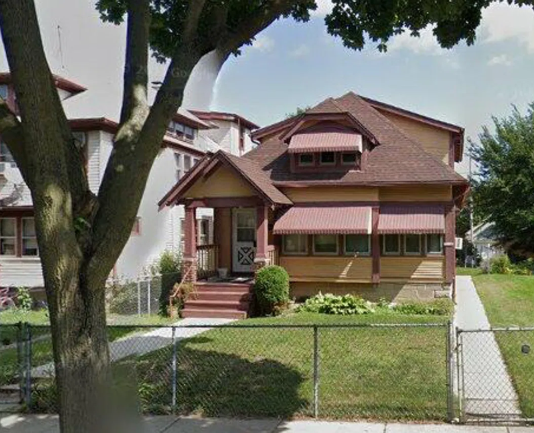 N 17th St, Milwaukee — Photo 1