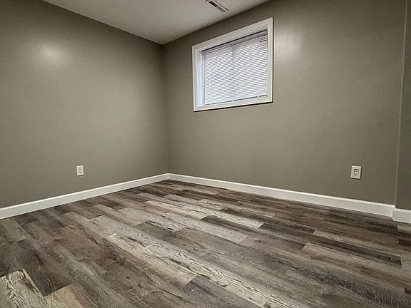 5th image of 3421 Elm St