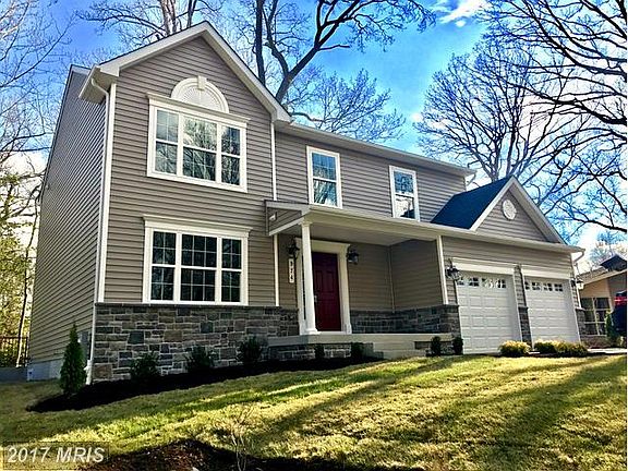 2nd image of 974 Woodland Cir