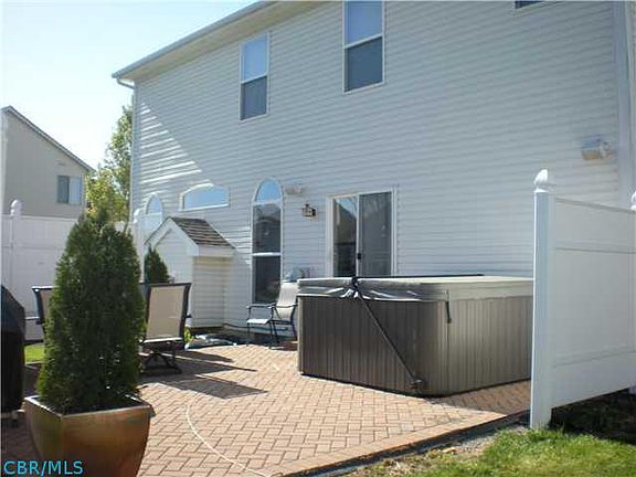 2nd image of 665 Canteridge Dr