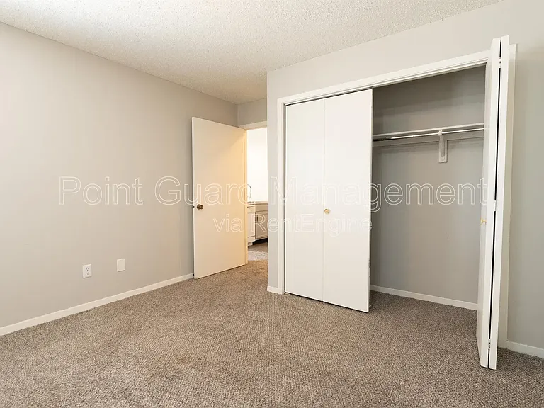 844 N Waco Ave — Photo 17