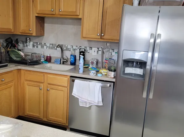 35 Tiger Lily Ct, Sayreville, NJ 08872