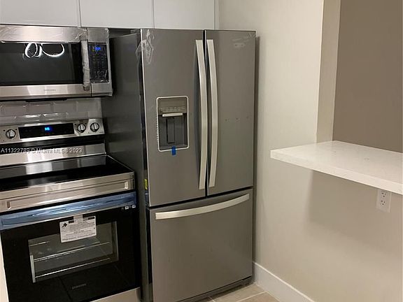 2nd image of 227 Oakridge N #227