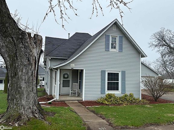 3rd image of 631 Woodlawn Ave