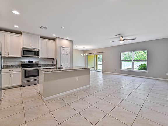 3rd image of 3717 Crofton Ct