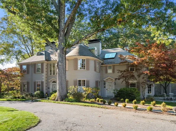 2 Phillips Pond Rd, Natick, MA 01760