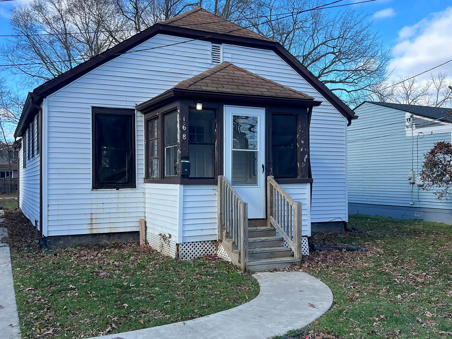 168 Burr St — Photo 1