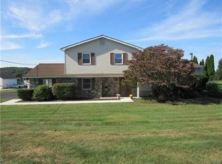 2337 Rising Sun Rd, Slatington, PA 18080