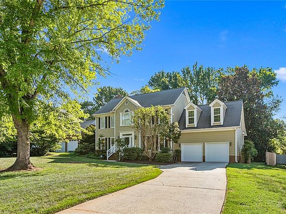 2nd image of 1816 Tennyson Ct