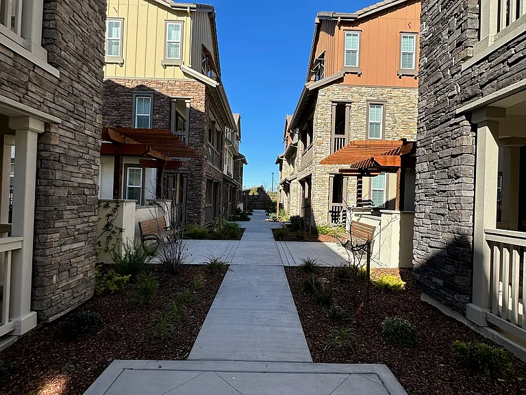 47417 Royce Falls Ter #A — Photo 12