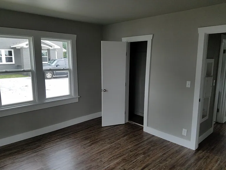 1321 N Klein Ave — Photo 14
