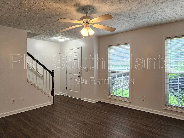 588 Hunnicutt Rd SE — Photo 5