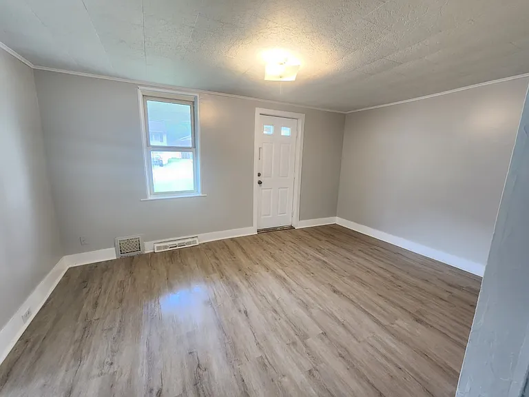 780 W Main St — Photo 3