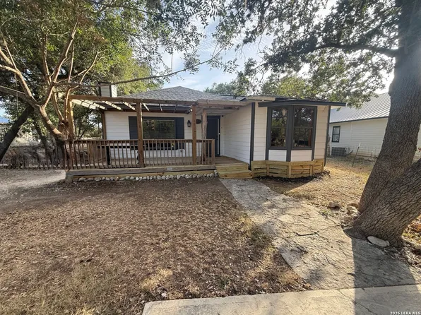 4754 English Crossing, Pipe Creek, TX 78063