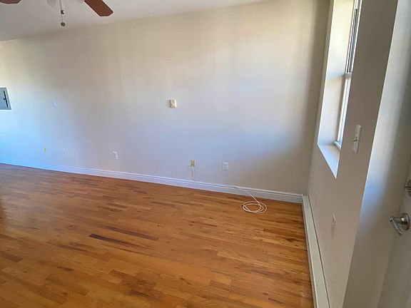 5th image of 306 Bond St #3C