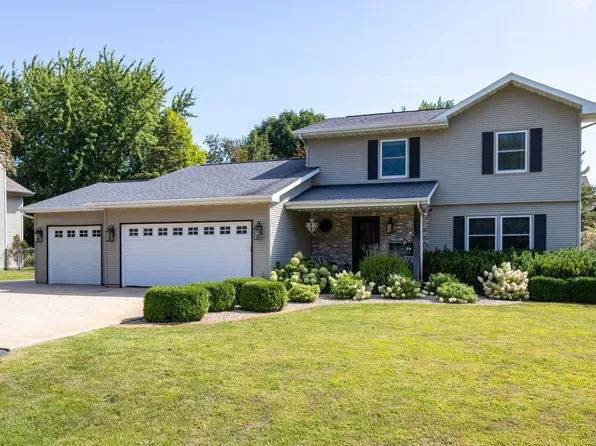 1914 Amy Jo Dr, Oshkosh, WI 54904