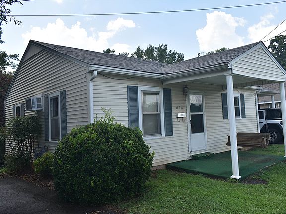 2nd image of 616 Circle Hill Dr