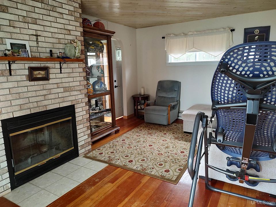 624 N Gulliver Lake Rd, Gulliver, MI 49840 Zillow