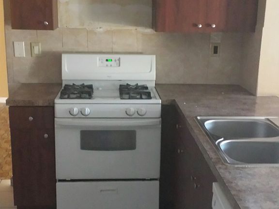 5th image of 8211 NW 20th Ct