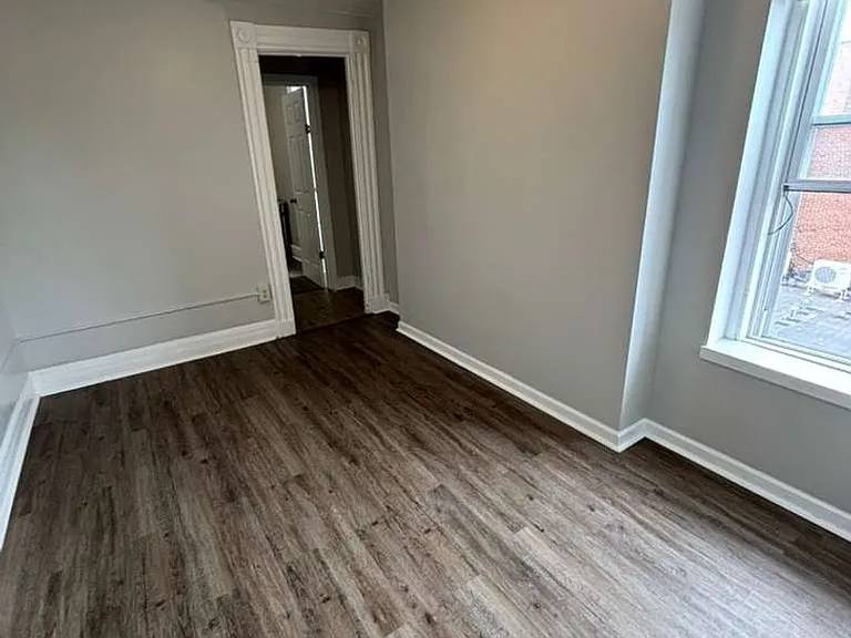 460 Main St — Photo 12