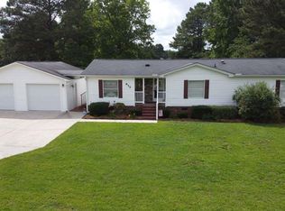 935 White Pond Rd, Effingham, SC 29541