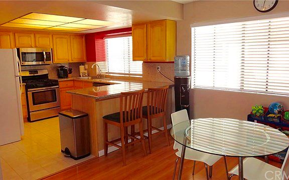 Dining area to open kitchen